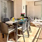 Orquidea Comodo Apartamento: Vista Al Mar, Piscina, Parking * קלפה